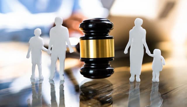 Kto nie może być świadkiem? Ważne ograniczenia prawne w Polsce Kto nie może być świadkiem? Ważne ograniczenia prawne w Polsce