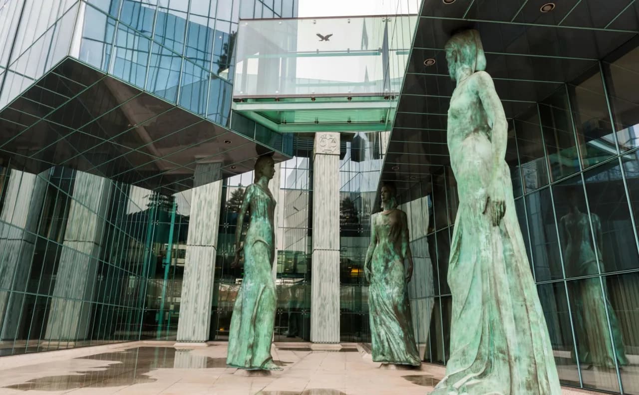 Sąd Najwyższy - co to jest i jaką pełni rolę w Polsce? Sąd Najwyższy - co to jest i jaką pełni rolę w Polsce?