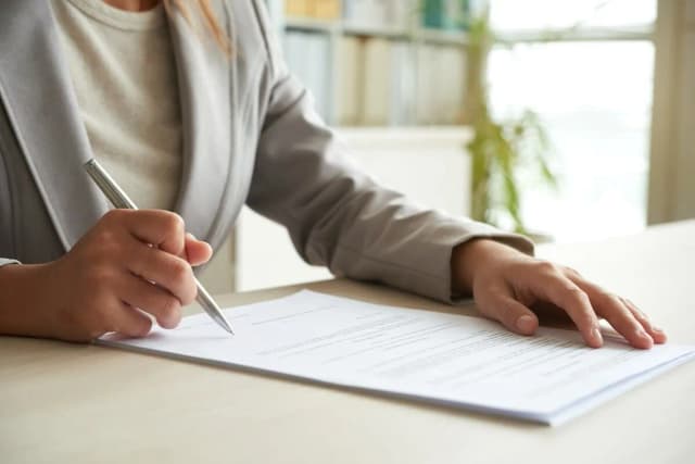 Jak napisać pozew rozwodowy - uniknij najczęstszych błędów i problemów Jak napisać pozew rozwodowy - uniknij najczęstszych błędów i problemów