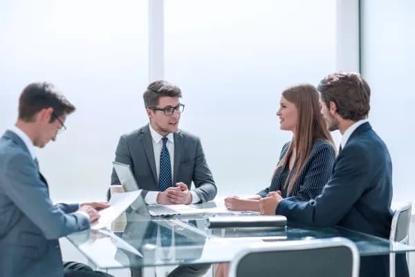 Ile zarabia prawnik w Warszawie? Zaskakujące fakty o wynagrodzeniach Ile zarabia prawnik w Warszawie? Zaskakujące fakty o wynagrodzeniach